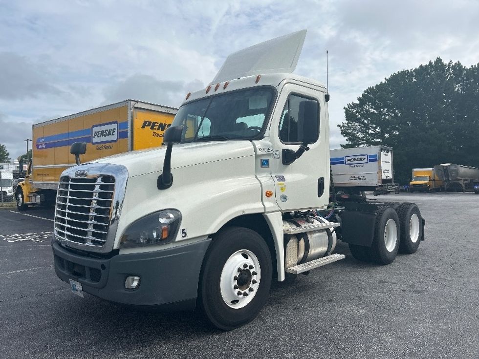 Day Cab Tractor-Heavy Duty Tractors-Freightliner-2018-Cascadia 12564ST-Conyers-GA-456,845\n\t\tmiles-$ 32,750 - Image 3