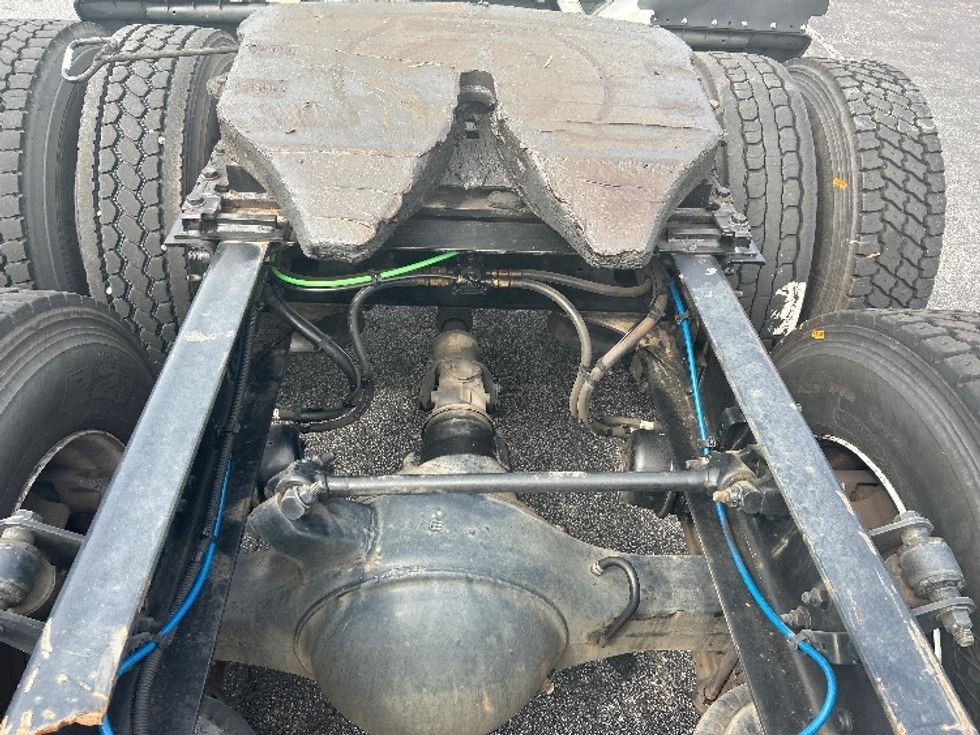 Day Cab Tractor-Heavy Duty Tractors-Freightliner-2018-Cascadia 12564ST-Conyers-GA-456,845\n\t\tmiles-$ 32,750 - Image 6