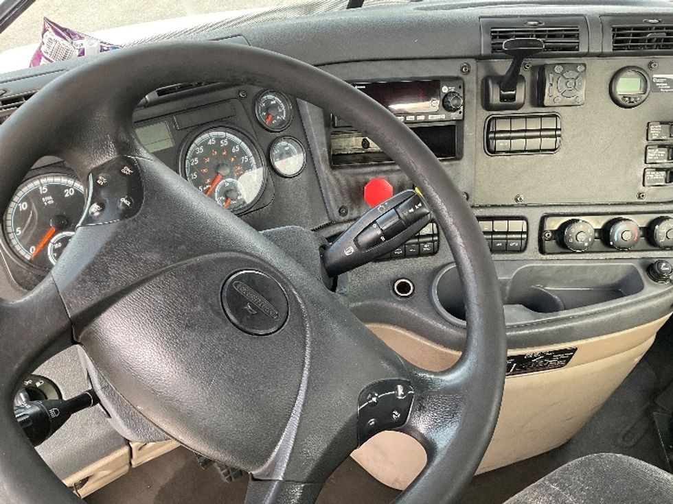 Day Cab Tractor-Heavy Duty Tractors-Freightliner-2018-Cascadia 12564ST-Coxsackie-NY-280,031\n\t\tmiles-$ 46,000 - Image 11