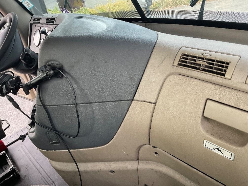 Day Cab Tractor-Heavy Duty Tractors-Freightliner-2018-Cascadia 12564ST-Coxsackie-NY-280,031\n\t\tmiles-$ 46,000 - Image 13