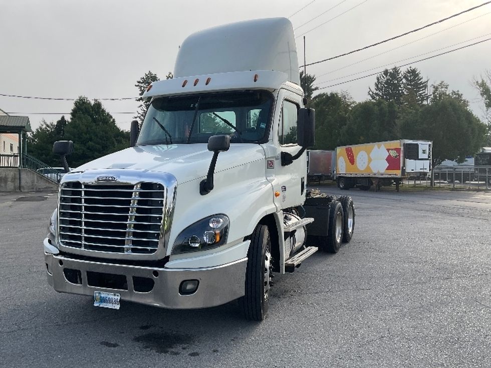 Day Cab Tractor-Heavy Duty Tractors-Freightliner-2018-Cascadia 12564ST-Coxsackie-NY-280,031\n\t\tmiles-$ 46,000 - Image 3