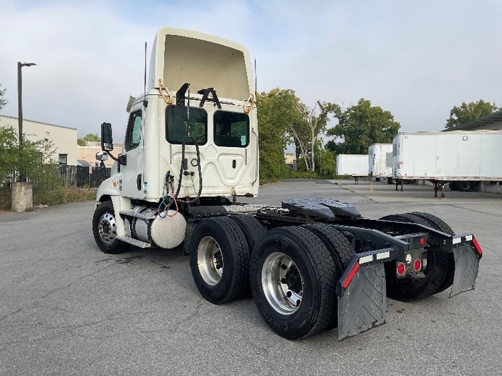 Day Cab Tractor-Heavy Duty Tractors-Freightliner-2018-Cascadia 12564ST-Coxsackie-NY-280,031\n\t\tmiles-$ 46,000 - Image 5