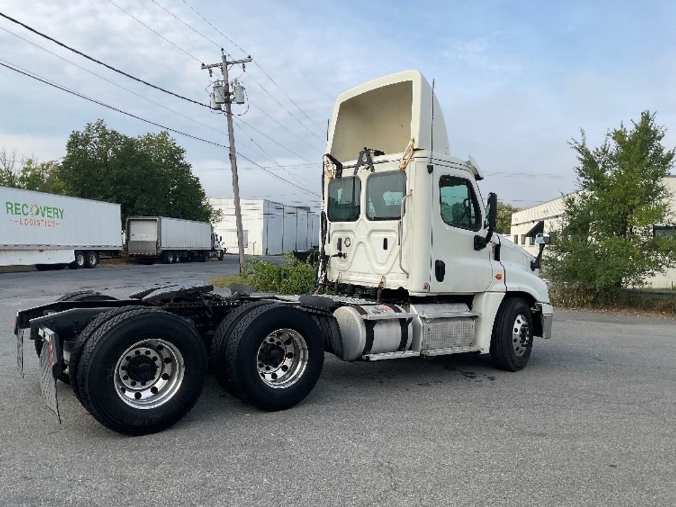 Day Cab Tractor-Heavy Duty Tractors-Freightliner-2018-Cascadia 12564ST-Coxsackie-NY-280,031\n\t\tmiles-$ 46,000 - Image 7