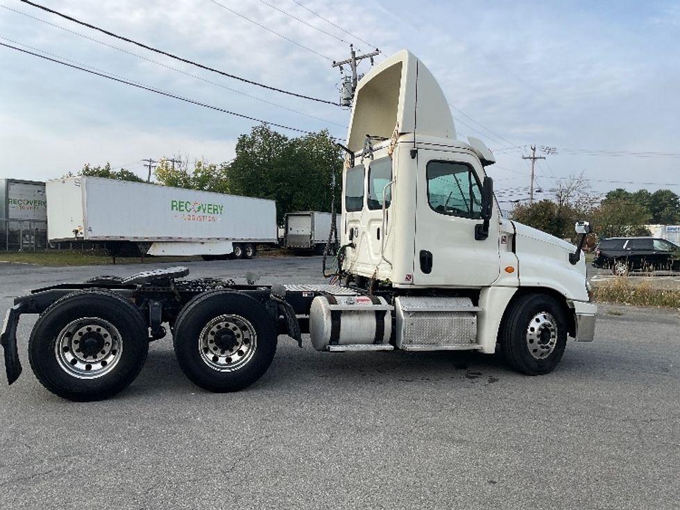 Day Cab Tractor-Heavy Duty Tractors-Freightliner-2018-Cascadia 12564ST-Coxsackie-NY-280,031\n\t\tmiles-$ 46,000 - Image 8