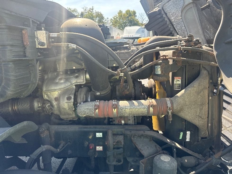 Day Cab Tractor-Heavy Duty Tractors-Freightliner-2018-Cascadia 12564ST-Cranbury-NJ-388,000\n\t\tmiles-$ 42,750 - Image 15