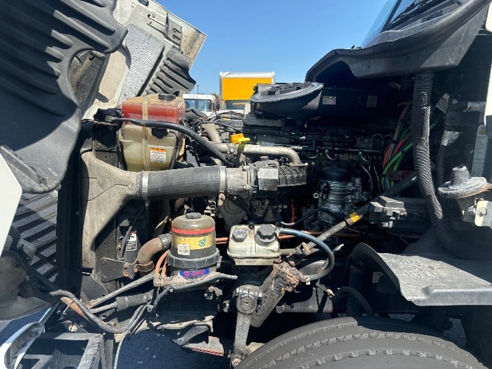 Day Cab Tractor-Heavy Duty Tractors-Freightliner-2018-Cascadia 12564ST-Cranbury-NJ-388,000\n\t\tmiles-$ 42,750 - Image 16