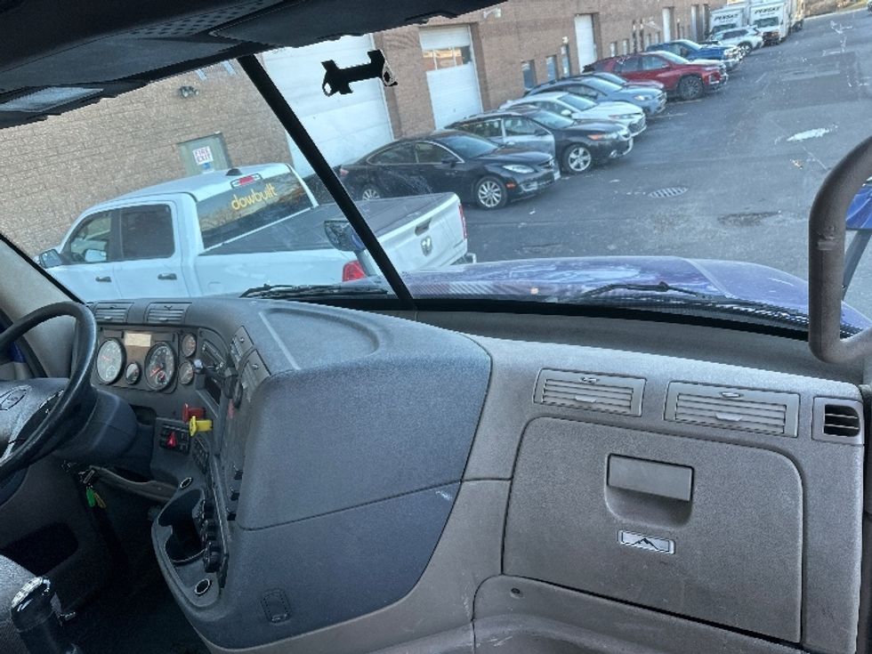 Day Cab Tractor-Heavy Duty Tractors-Freightliner-2018-Cascadia 12564ST-Dayton-NJ-171,908\n\t\tmiles-$ 47,500 - Image 13
