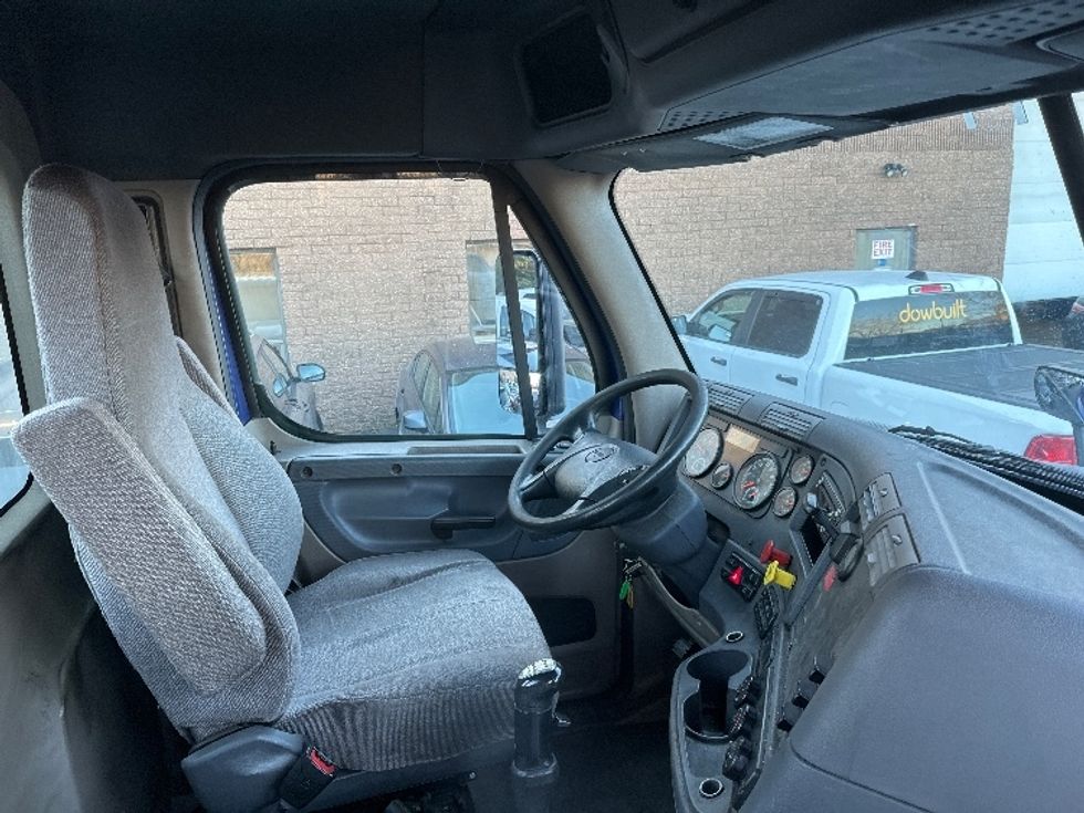 Day Cab Tractor-Heavy Duty Tractors-Freightliner-2018-Cascadia 12564ST-Dayton-NJ-171,908\n\t\tmiles-$ 47,500 - Image 14