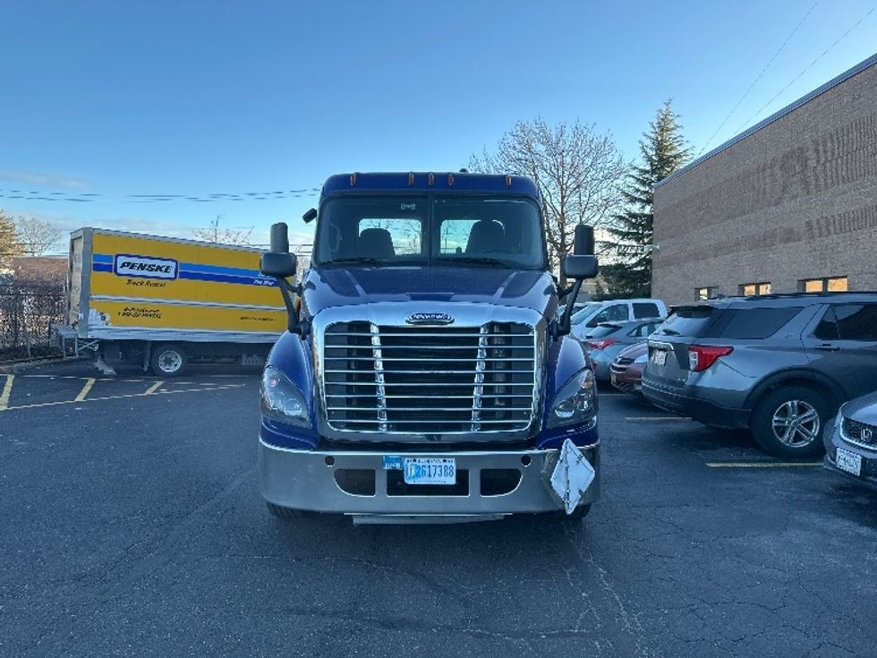 Day Cab Tractor-Heavy Duty Tractors-Freightliner-2018-Cascadia 12564ST-Dayton-NJ-171,908\n\t\tmiles-$ 47,500 - Image 2