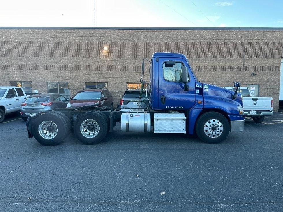Day Cab Tractor-Heavy Duty Tractors-Freightliner-2018-Cascadia 12564ST-Dayton-NJ-171,908\n\t\tmiles-$ 47,500 - Image 8