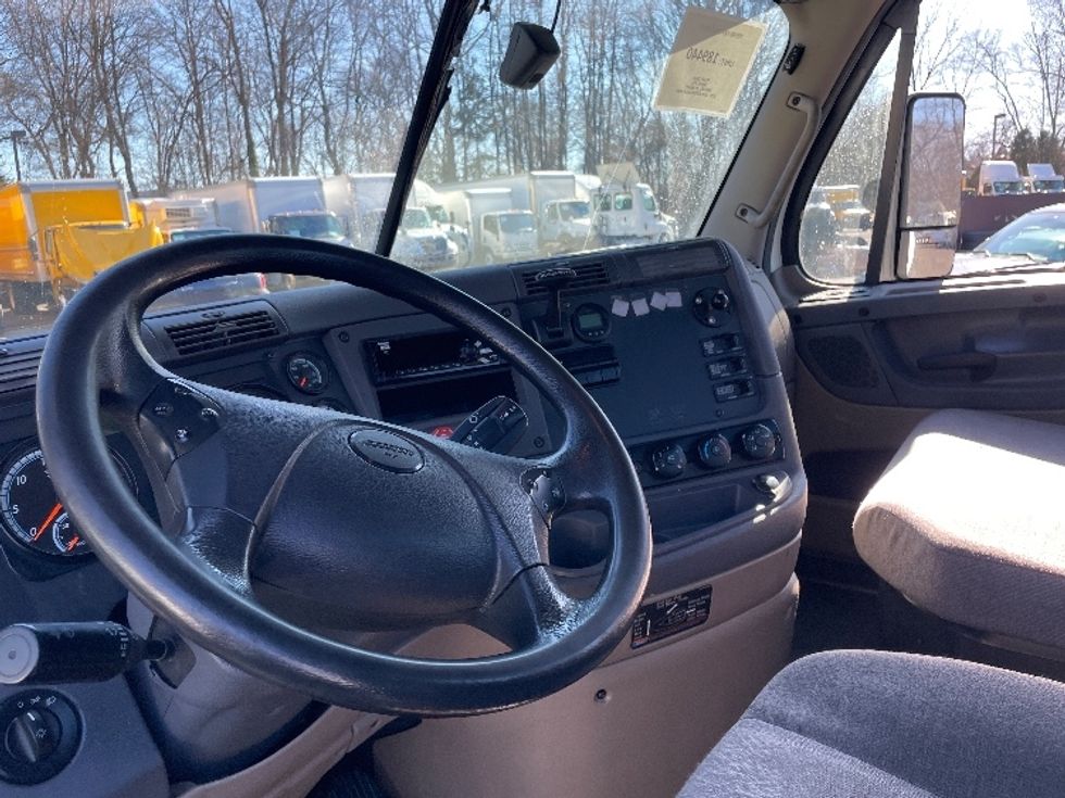 Day Cab Tractor-Heavy Duty Tractors-Freightliner-2018-Cascadia 12564ST-Dayton-NJ-226,312\n\t\tmiles-$ 46,250 - Image 10