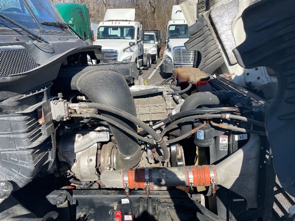 Day Cab Tractor-Heavy Duty Tractors-Freightliner-2018-Cascadia 12564ST-Dayton-NJ-226,312\n\t\tmiles-$ 46,250 - Image 15