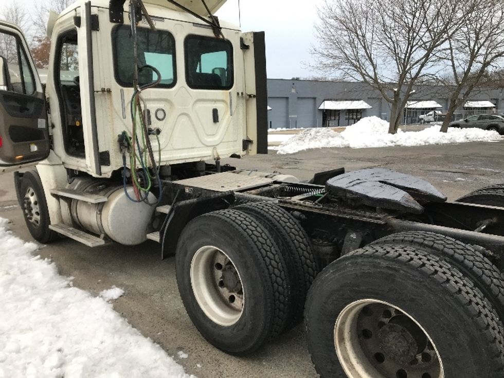 Day Cab Tractor-Heavy Duty Tractors-Freightliner-2018-Cascadia 12564ST-Dayton-NJ-226,312\n\t\tmiles-$ 46,250 - Image 18