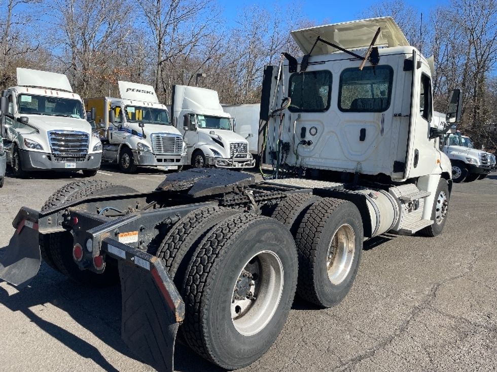 Day Cab Tractor-Heavy Duty Tractors-Freightliner-2018-Cascadia 12564ST-Dayton-NJ-226,312\n\t\tmiles-$ 46,250 - Image 7