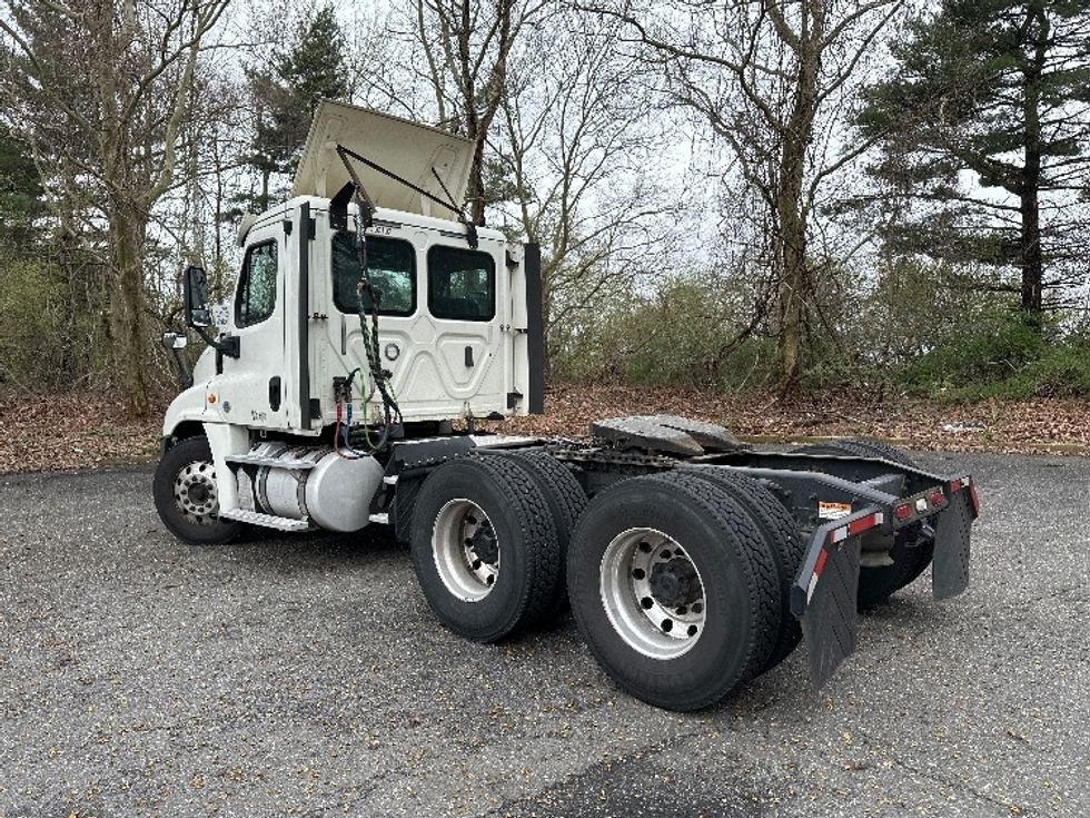 Day Cab Tractor-Heavy Duty Tractors-Freightliner-2018-Cascadia 12564ST-Dayton-NJ-242,284\n\t\tmiles-$ 52,250 - Image 5