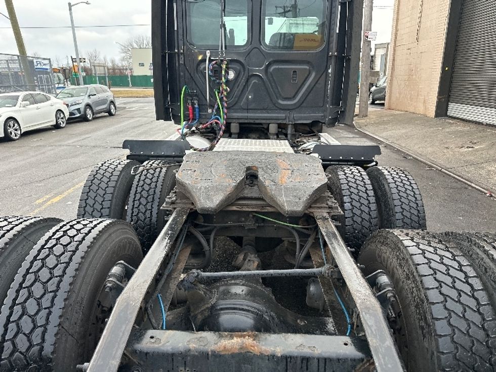 Day Cab Tractor-Heavy Duty Tractors-Freightliner-2018-Cascadia 12564ST-Dayton-NJ-252,623\n\t\tmiles-$ 50,500 - Image 6
