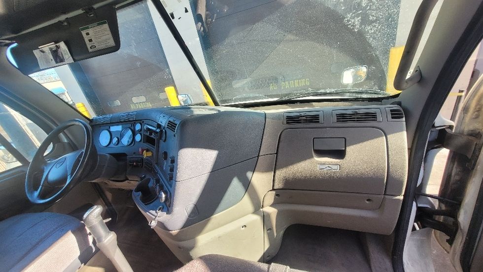 Day Cab Tractor-Heavy Duty Tractors-Freightliner-2018-Cascadia 12564ST-Dayton-NJ-255,405\n\t\tmiles-$ 46,000 - Image 14