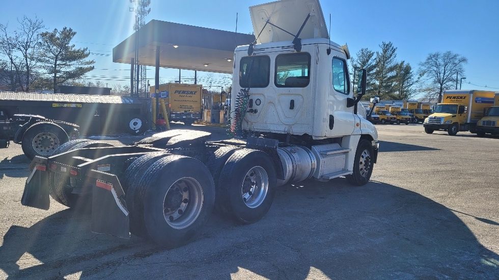 Day Cab Tractor-Heavy Duty Tractors-Freightliner-2018-Cascadia 12564ST-Dayton-NJ-255,405\n\t\tmiles-$ 46,000 - Image 7