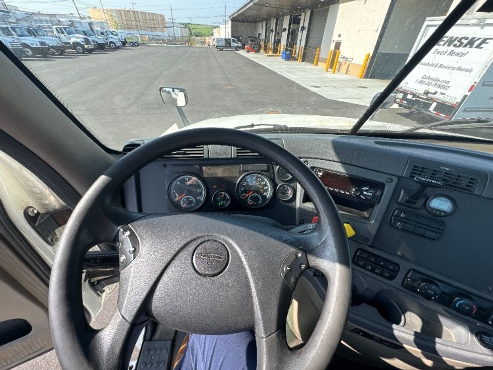 Day Cab Tractor-Heavy Duty Tractors-Freightliner-2018-Cascadia 12564ST-Dayton-NJ-364,160\n\t\tmiles-$ 49,250 - Image 11