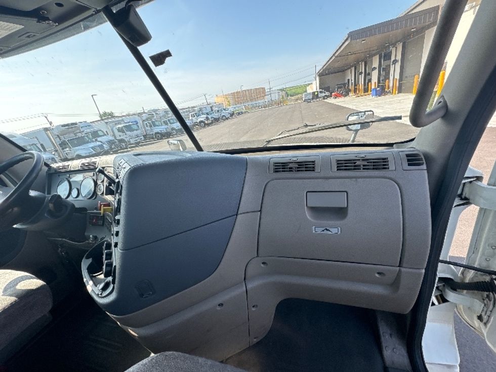 Day Cab Tractor-Heavy Duty Tractors-Freightliner-2018-Cascadia 12564ST-Dayton-NJ-364,160\n\t\tmiles-$ 49,250 - Image 13