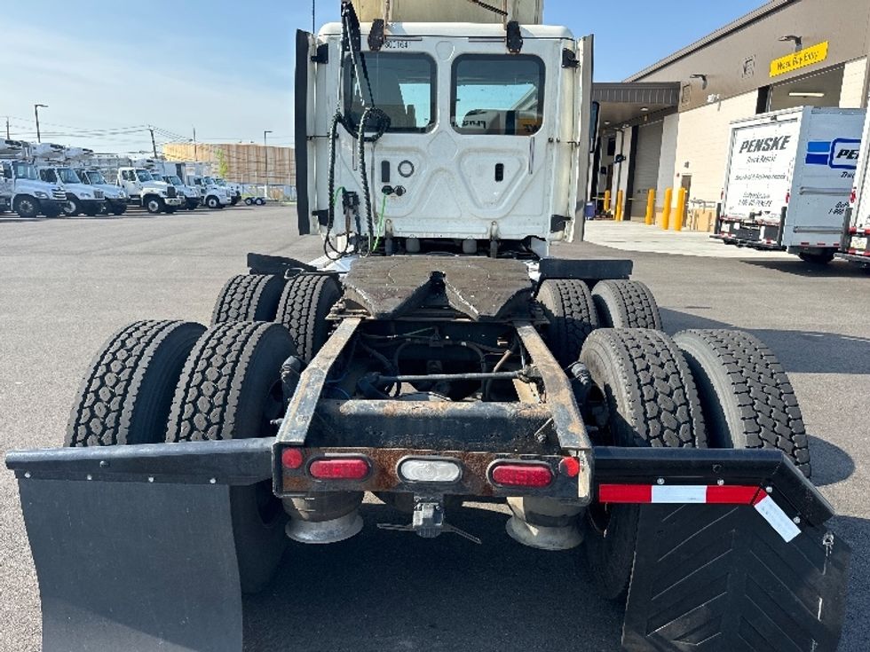 Day Cab Tractor-Heavy Duty Tractors-Freightliner-2018-Cascadia 12564ST-Dayton-NJ-364,160\n\t\tmiles-$ 49,250 - Image 6