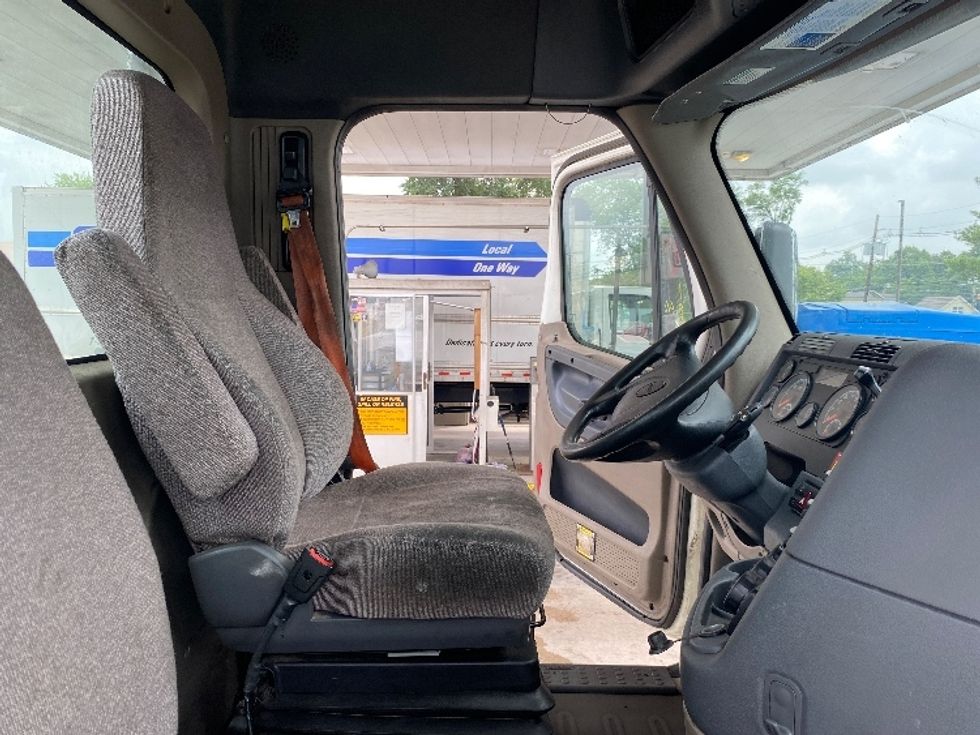 Day Cab Tractor-Heavy Duty Tractors-Freightliner-2018-Cascadia 12564ST-Dayton-NJ-442,991\n\t\tmiles-$ 43,250 - Image 14