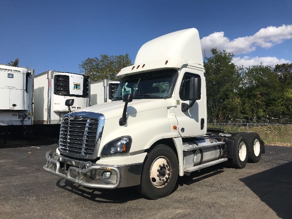 Day Cab Tractor-Heavy Duty Tractors-Freightliner-2018-Cascadia 12564ST-Dayton-OH-414,671\n\t\tmiles-$ 42,000 - Image 1