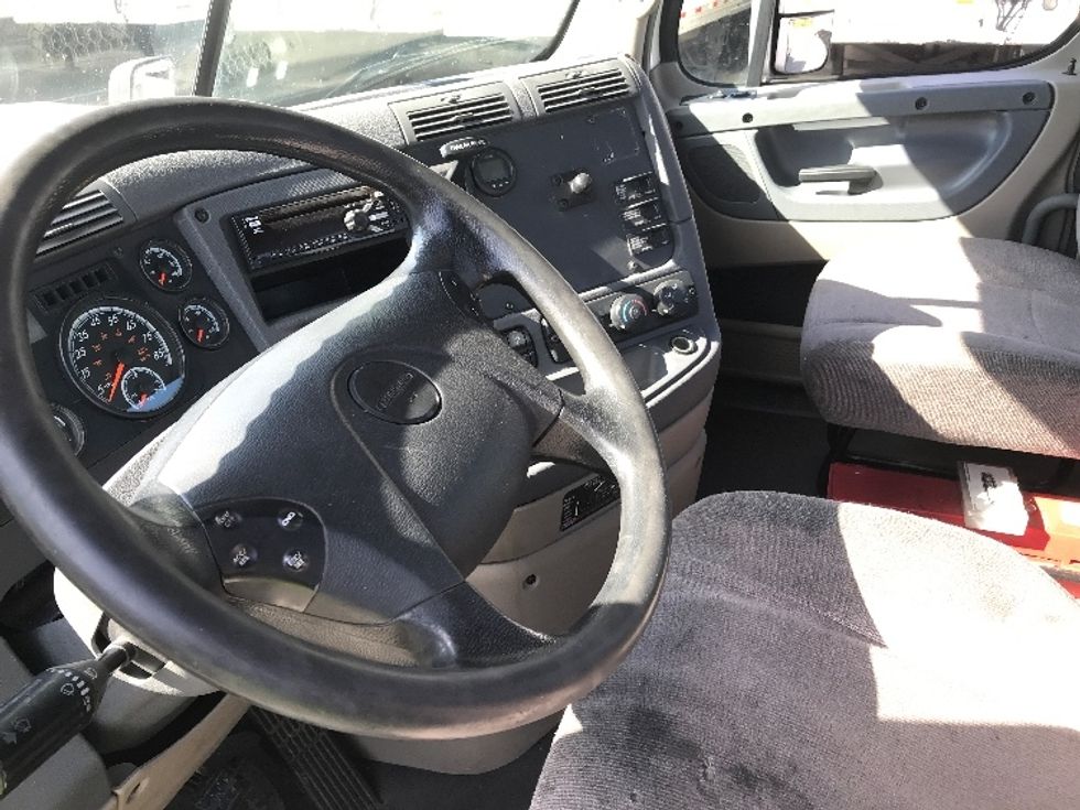 Day Cab Tractor-Heavy Duty Tractors-Freightliner-2018-Cascadia 12564ST-Dayton-OH-414,671\n\t\tmiles-$ 42,000 - Image 10