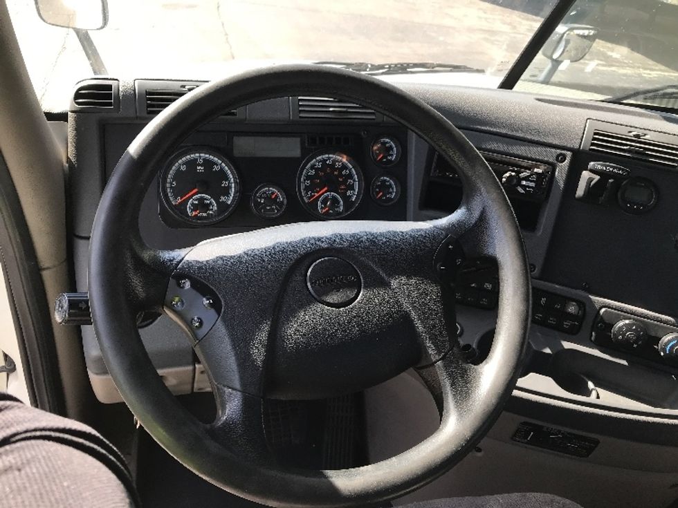 Day Cab Tractor-Heavy Duty Tractors-Freightliner-2018-Cascadia 12564ST-Dayton-OH-414,671\n\t\tmiles-$ 42,000 - Image 11