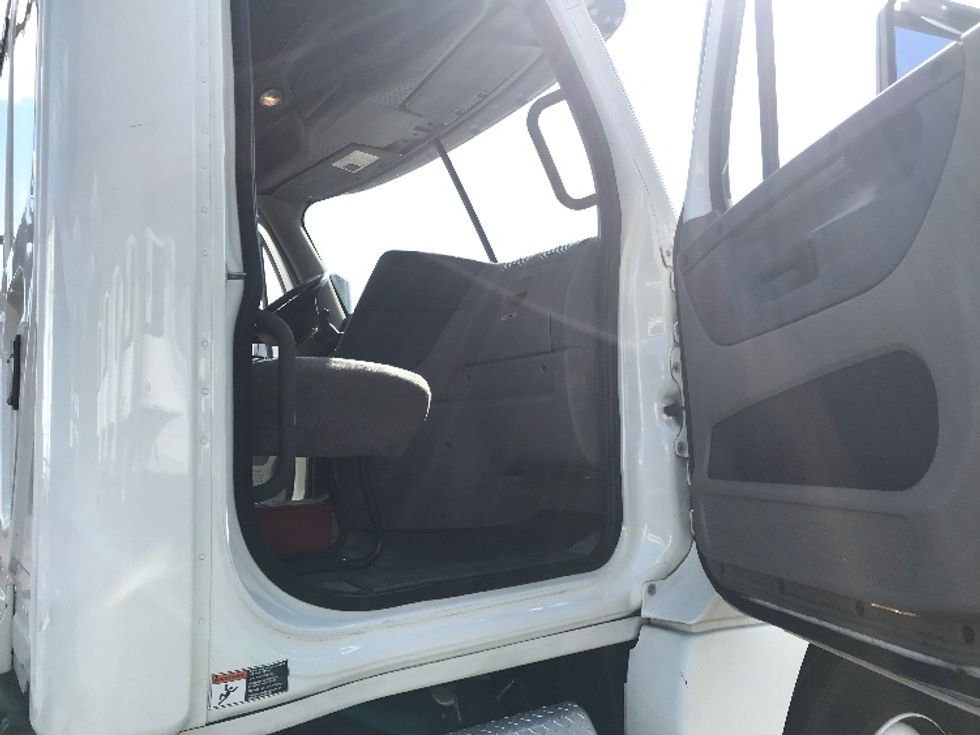 Day Cab Tractor-Heavy Duty Tractors-Freightliner-2018-Cascadia 12564ST-Dayton-OH-414,671\n\t\tmiles-$ 42,000 - Image 12