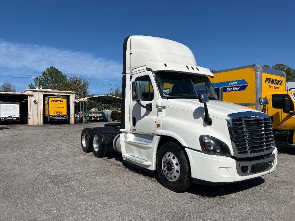 Day Cab Tractor-Heavy Duty Tractors-Freightliner-2018-Cascadia 12564ST-Daytona Beach-FL-808,741\n\t\tmiles-$ 21,000 - Image 1