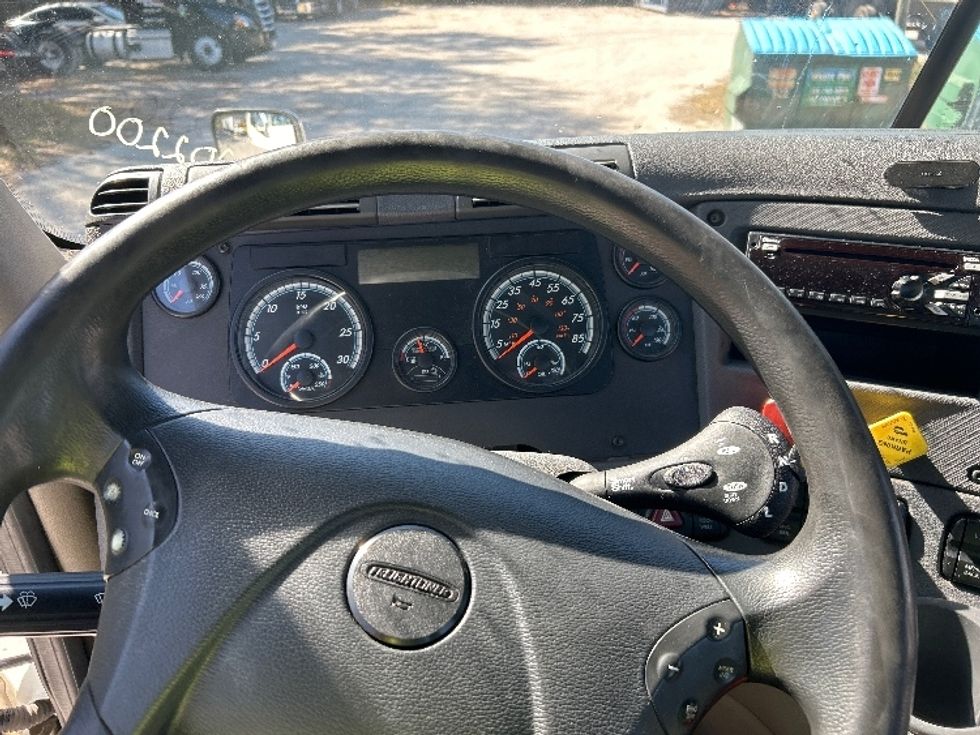 Day Cab Tractor-Heavy Duty Tractors-Freightliner-2018-Cascadia 12564ST-Daytona Beach-FL-808,741\n\t\tmiles-$ 21,000 - Image 11