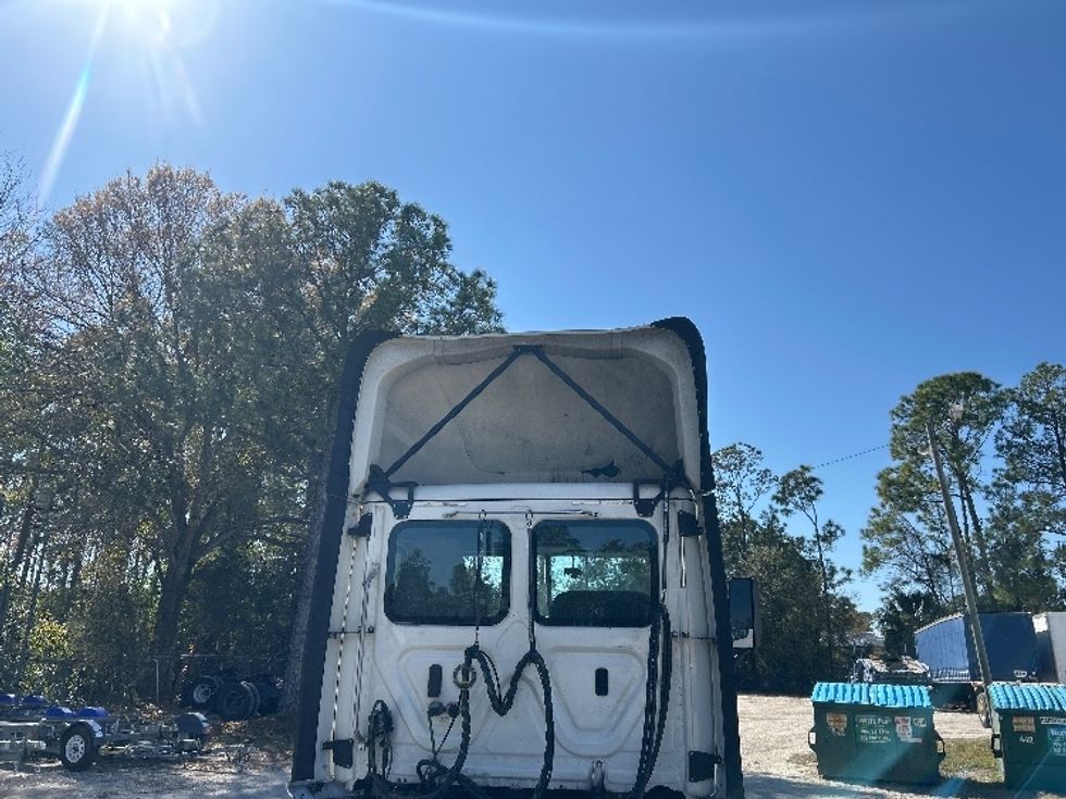 Day Cab Tractor-Heavy Duty Tractors-Freightliner-2018-Cascadia 12564ST-Daytona Beach-FL-808,741\n\t\tmiles-$ 21,000 - Image 22