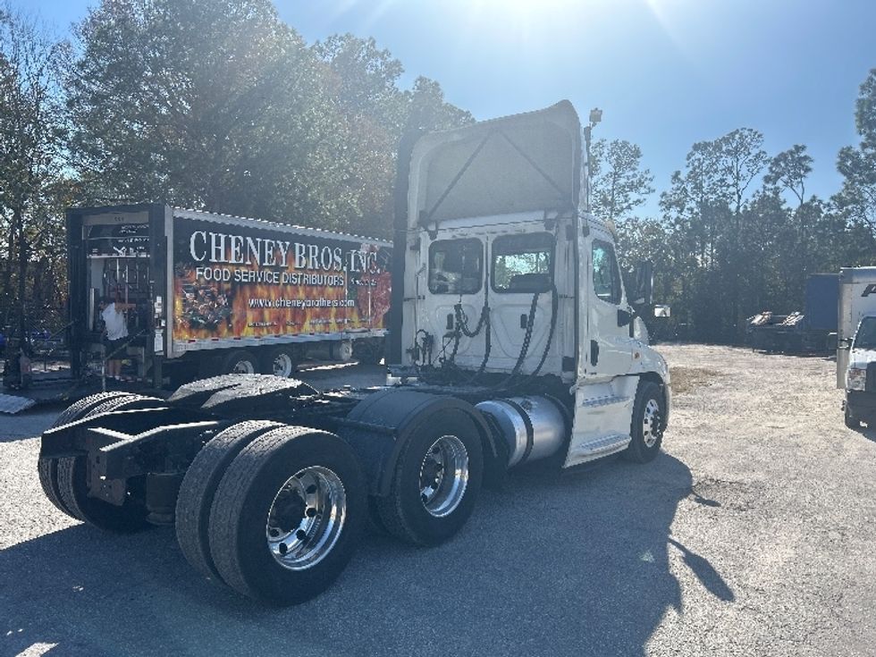Day Cab Tractor-Heavy Duty Tractors-Freightliner-2018-Cascadia 12564ST-Daytona Beach-FL-808,741\n\t\tmiles-$ 21,000 - Image 7