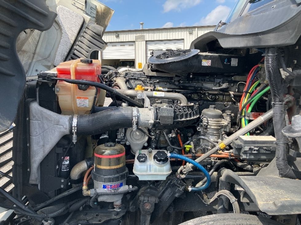 Day Cab Tractor-Heavy Duty Tractors-Freightliner-2018-Cascadia 12564ST-Decatur-AL-396,762\n\t\tmiles-$ 39,250 - Image 14