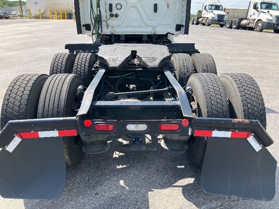 Day Cab Tractor-Heavy Duty Tractors-Freightliner-2018-Cascadia 12564ST-Decatur-AL-396,762\n\t\tmiles-$ 39,250 - Image 5