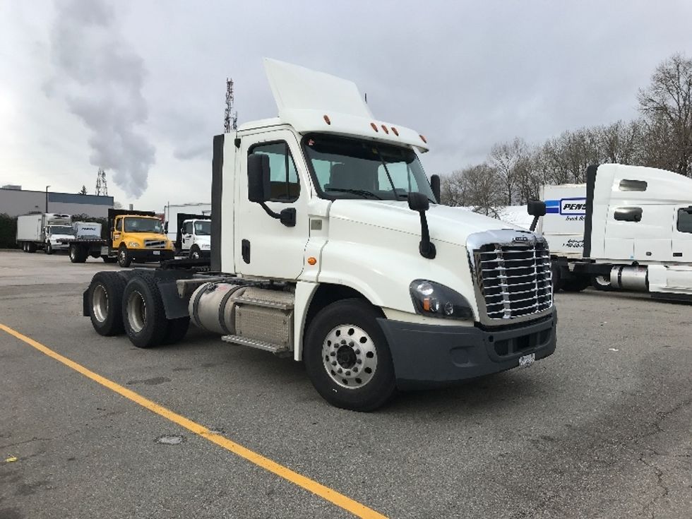 Day Cab Tractor-Heavy Duty Tractors-Freightliner-2018-Cascadia 12564ST-Delta-BC-272,161\n\t\tkm-$ 63,500 - Image 1