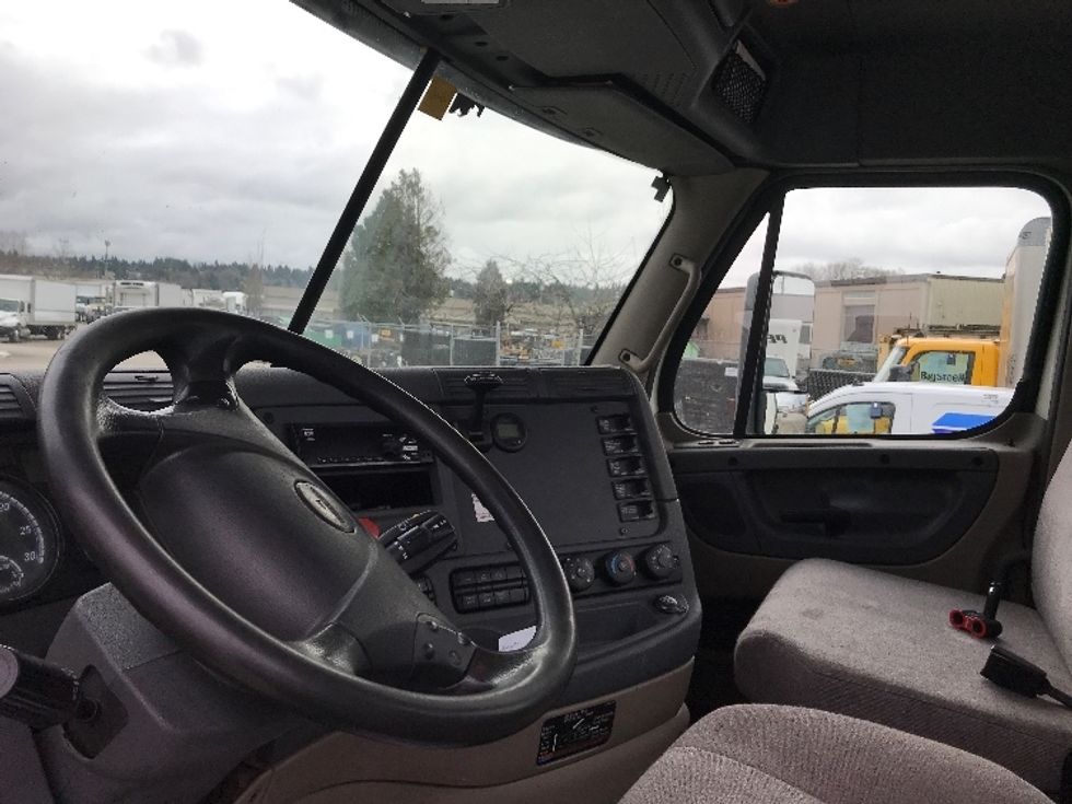 Day Cab Tractor-Heavy Duty Tractors-Freightliner-2018-Cascadia 12564ST-Delta-BC-272,161\n\t\tkm-$ 63,500 - Image 10