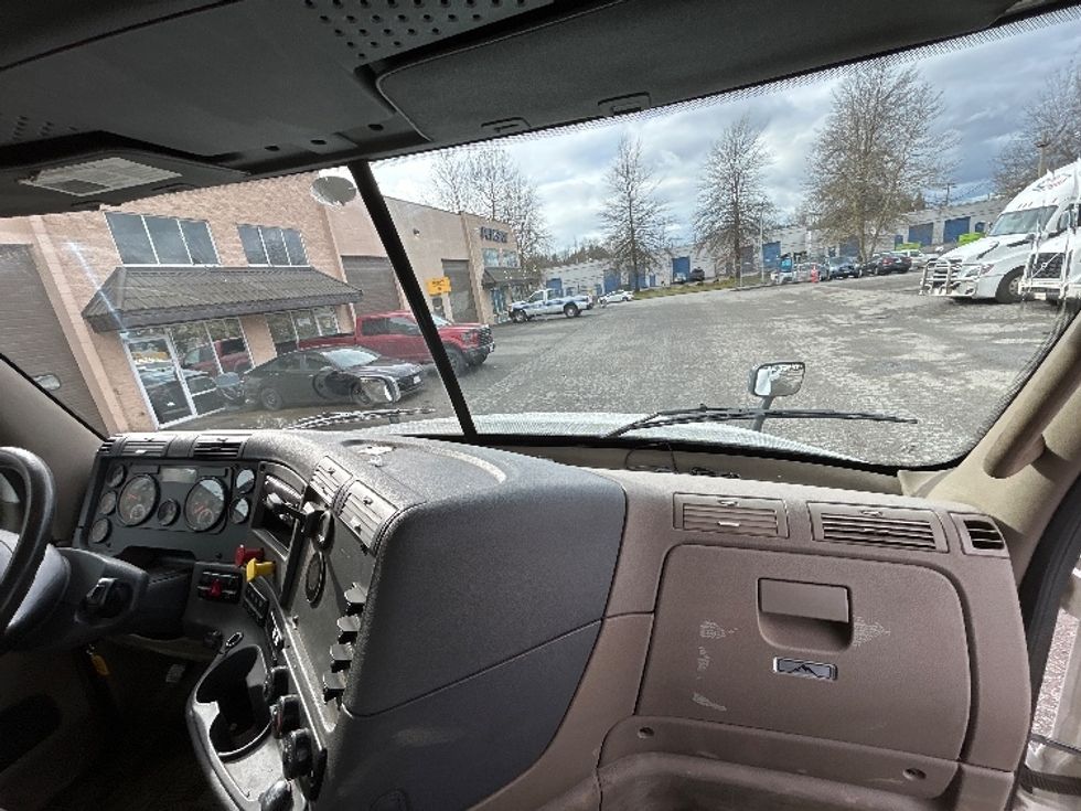 Day Cab Tractor-Heavy Duty Tractors-Freightliner-2018-Cascadia 12564ST-Delta-BC-315,804\n\t\tkm-$ 54,250 - Image 13