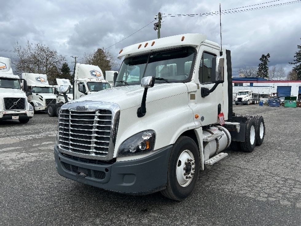 Day Cab Tractor-Heavy Duty Tractors-Freightliner-2018-Cascadia 12564ST-Delta-BC-315,804\n\t\tkm-$ 54,250 - Image 3