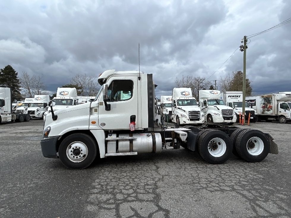 Day Cab Tractor-Heavy Duty Tractors-Freightliner-2018-Cascadia 12564ST-Delta-BC-315,804\n\t\tkm-$ 54,250 - Image 4