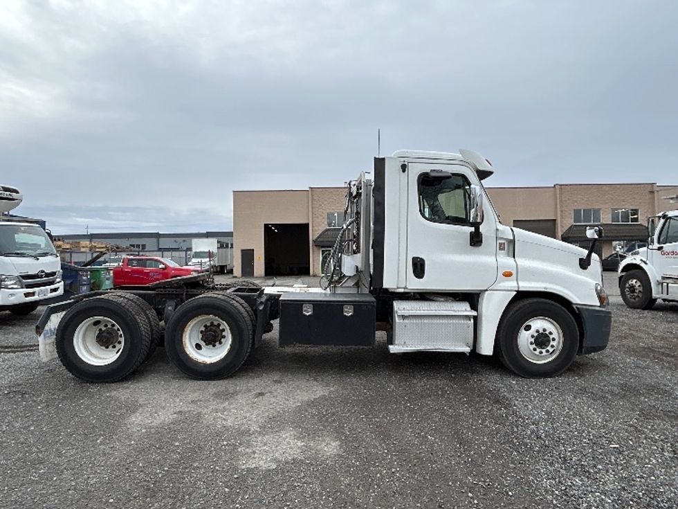 Day Cab Tractor-Heavy Duty Tractors-Freightliner-2018-Cascadia 12564ST-Delta-BC-338,072\n\t\tkm-$ 53,750 - Image 8