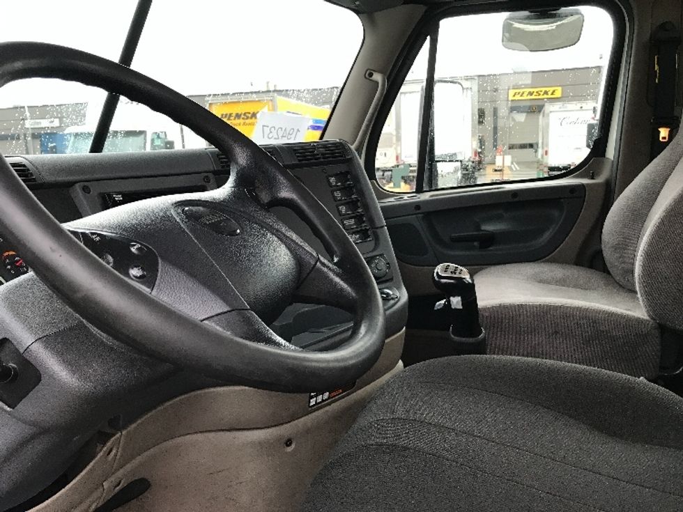 Day Cab Tractor-Heavy Duty Tractors-Freightliner-2018-Cascadia 12564ST-Delta-BC-493,323\n\t\tkm-$ 55,000 - Image 10