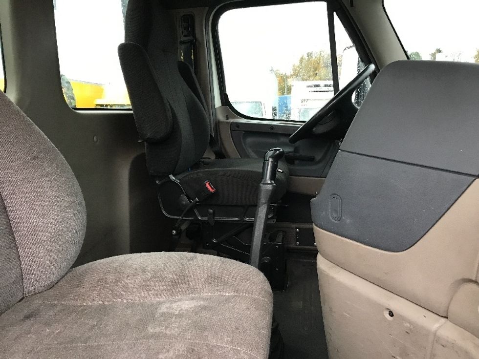 Day Cab Tractor-Heavy Duty Tractors-Freightliner-2018-Cascadia 12564ST-Delta-BC-493,323\n\t\tkm-$ 55,000 - Image 13