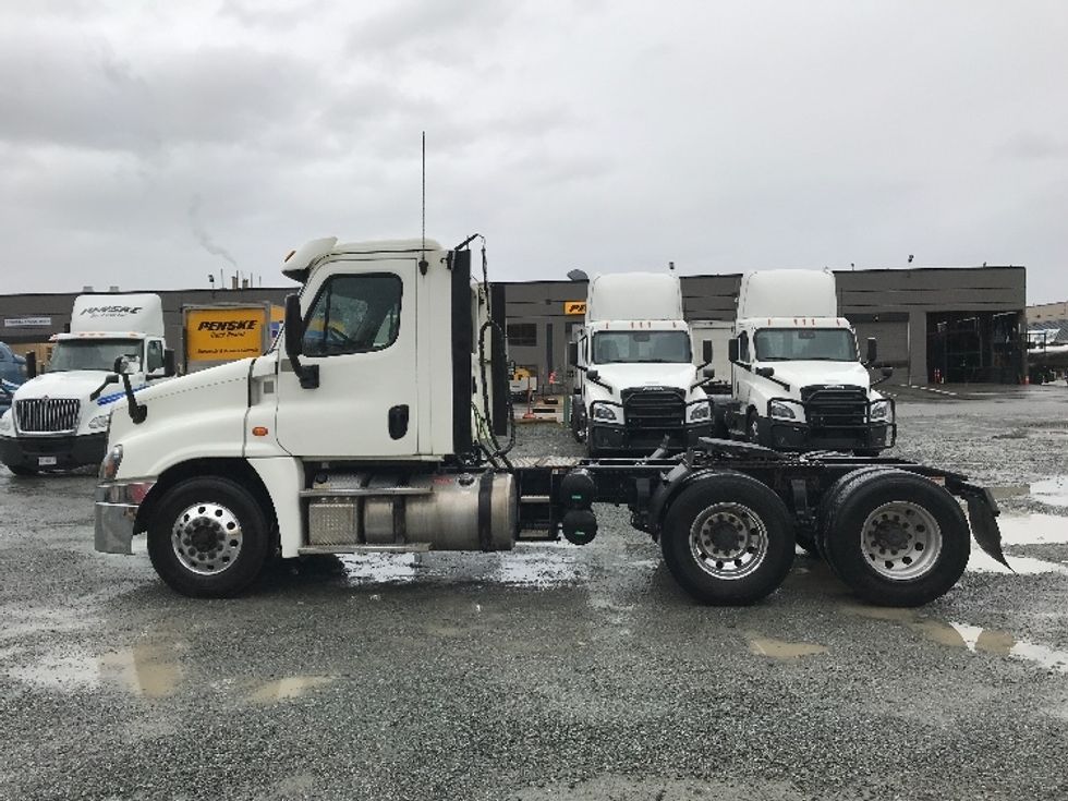 Day Cab Tractor-Heavy Duty Tractors-Freightliner-2018-Cascadia 12564ST-Delta-BC-493,323\n\t\tkm-$ 55,000 - Image 4
