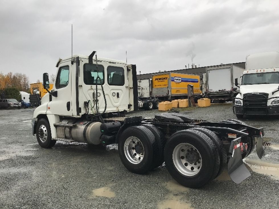 Day Cab Tractor-Heavy Duty Tractors-Freightliner-2018-Cascadia 12564ST-Delta-BC-493,323\n\t\tkm-$ 55,000 - Image 5