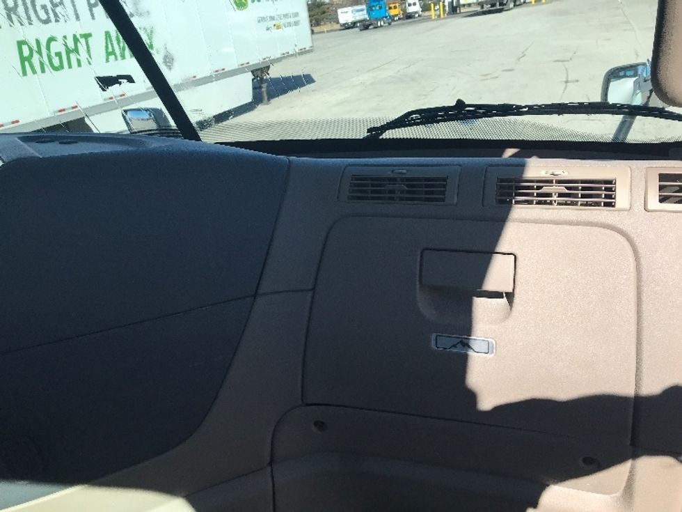 Day Cab Tractor-Heavy Duty Tractors-Freightliner-2018-Cascadia 12564ST-Des Moines-IA-459,065\n\t\tmiles-$ 38,500 - Image 13