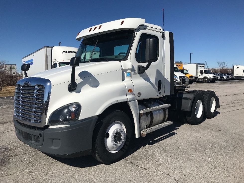 Day Cab Tractor-Heavy Duty Tractors-Freightliner-2018-Cascadia 12564ST-Des Moines-IA-558,746\n\t\tmiles-$ 34,500 - Image 3