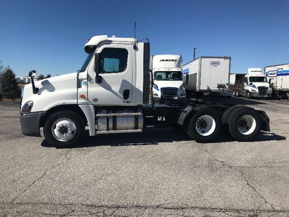 Day Cab Tractor-Heavy Duty Tractors-Freightliner-2018-Cascadia 12564ST-Des Moines-IA-558,746\n\t\tmiles-$ 34,500 - Image 4