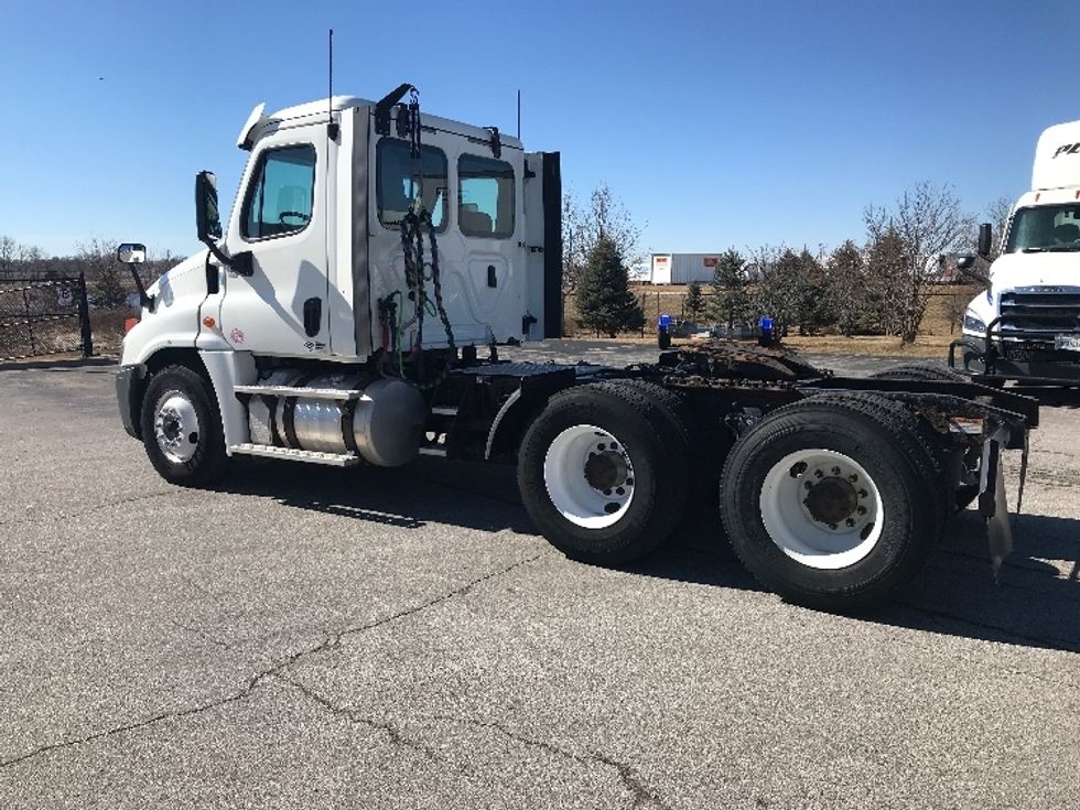 Day Cab Tractor-Heavy Duty Tractors-Freightliner-2018-Cascadia 12564ST-Des Moines-IA-558,746\n\t\tmiles-$ 34,500 - Image 5